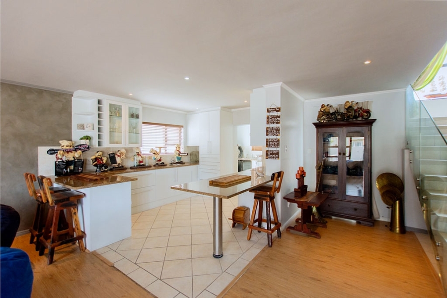 7 Bedroom Property for Sale in Myburgh Park Western Cape